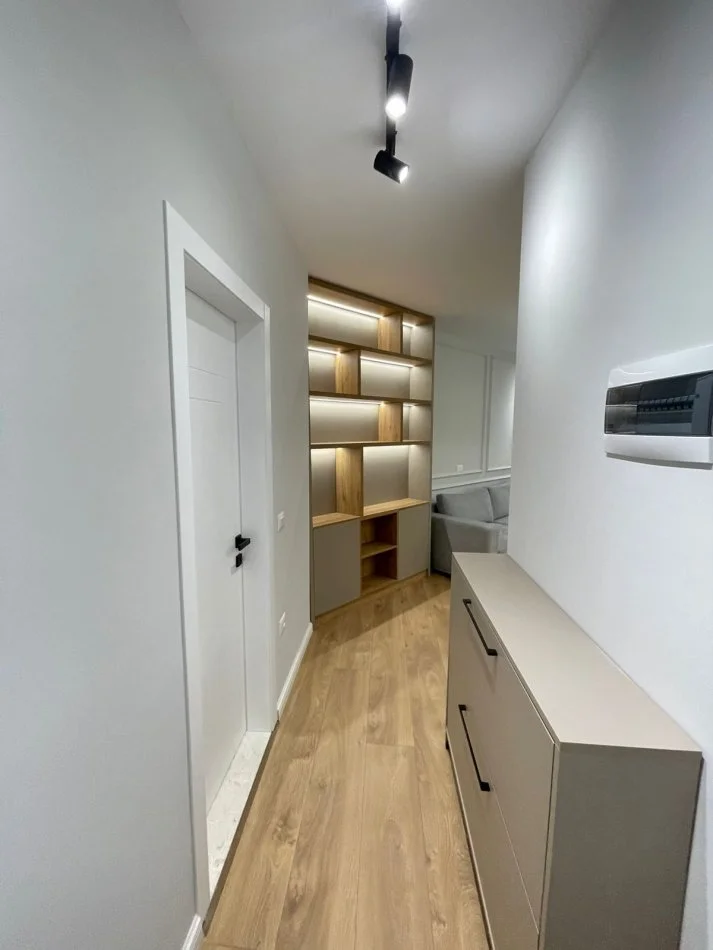 Tirane, shitet apartament 1+1 Kati 5, 65 m² 135.000 € (Komuna e Parisit)