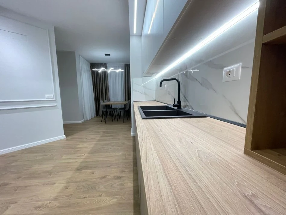 Tirane, shitet apartament 1+1 Kati 5, 65 m² 135.000 € (Komuna e Parisit)