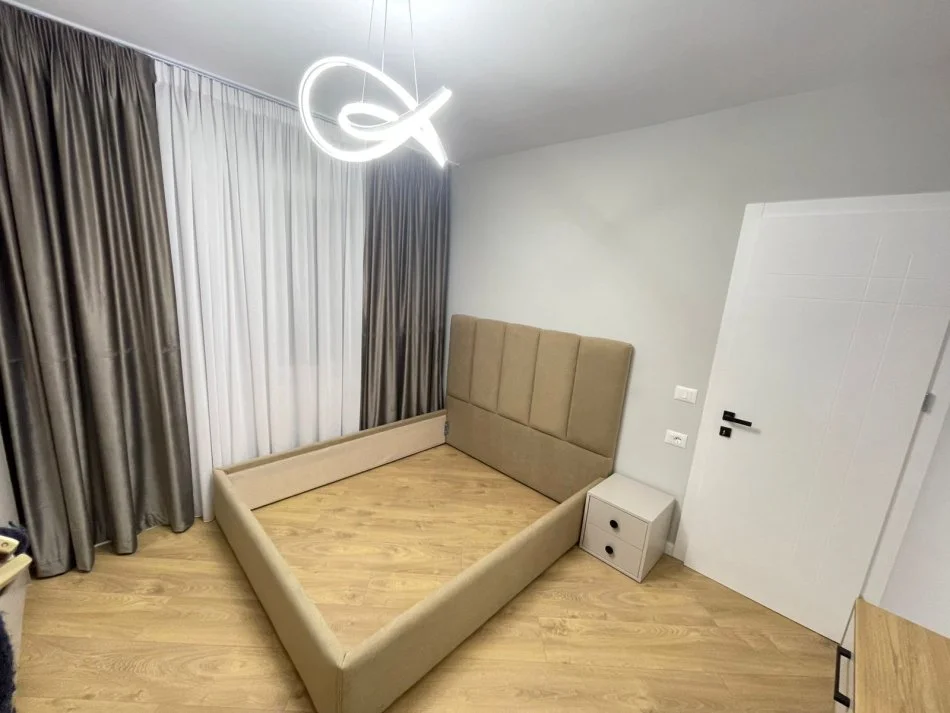 Tirane, shitet apartament 1+1 Kati 5, 65 m² 135.000 € (Komuna e Parisit)