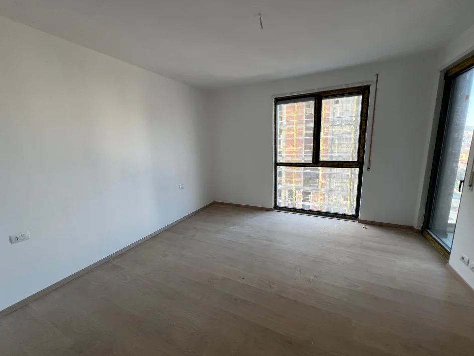 Tirane, shes apartament 2+1+Ballkon Kati 5, 118 m² 170.000 € (AKSES TIRANA)