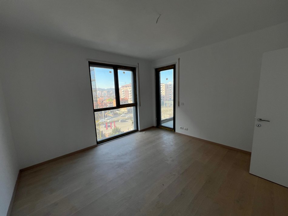 Tirane, shes apartament 2+1+Ballkon Kati 5, 118 m² 170.000 € (AKSES TIRANA)