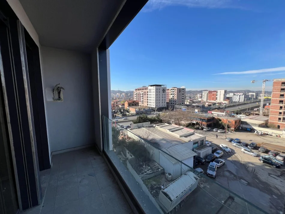 Tirane, shes apartament 2+1+Ballkon Kati 5, 118 m² 170.000 € (AKSES TIRANA)