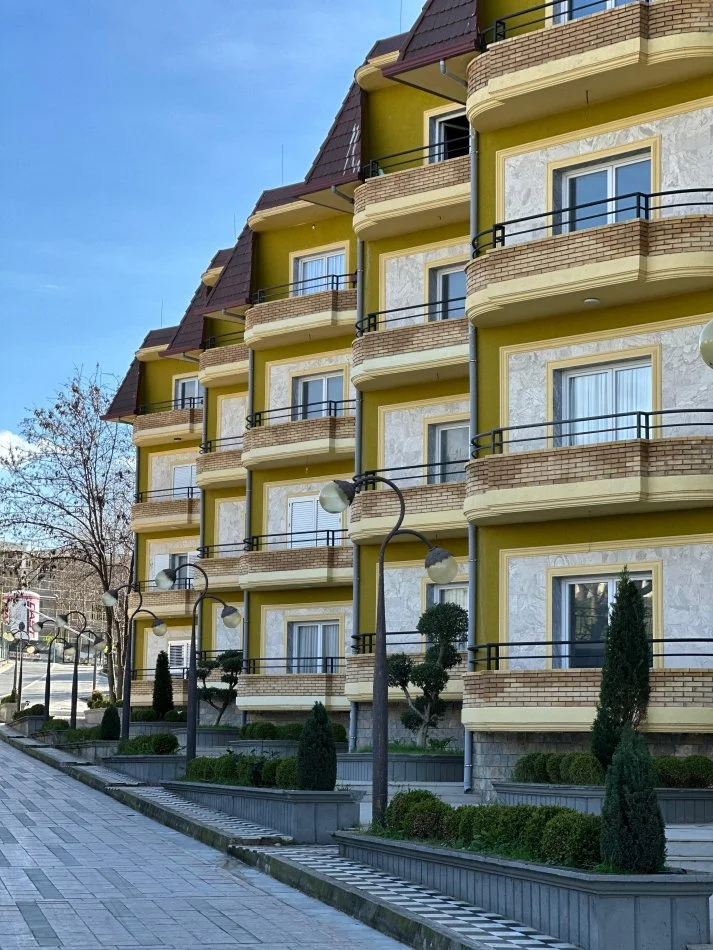 Tirane, shitet apartament 3+1+Aneks+Ballkon Kati 2, 151 m² 235.000 € (Rruga Panoram e Liqenit, Farke)