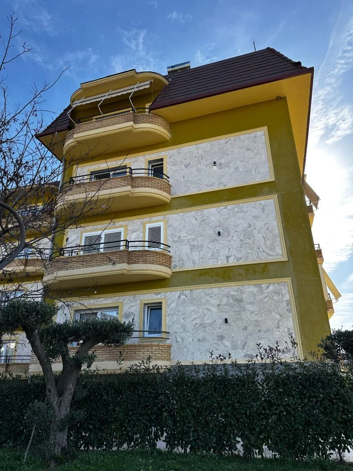 Tirane, shitet apartament 3+1+Aneks+Ballkon Kati 2, 151 m² 235.000 € (Rruga Panoram e Liqenit, Farke)