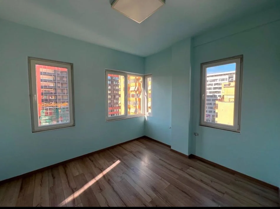 Tirane, shitet apartament 2+1+Ballkon Kati 6, 110 m² 259.990 € (SQ 21)