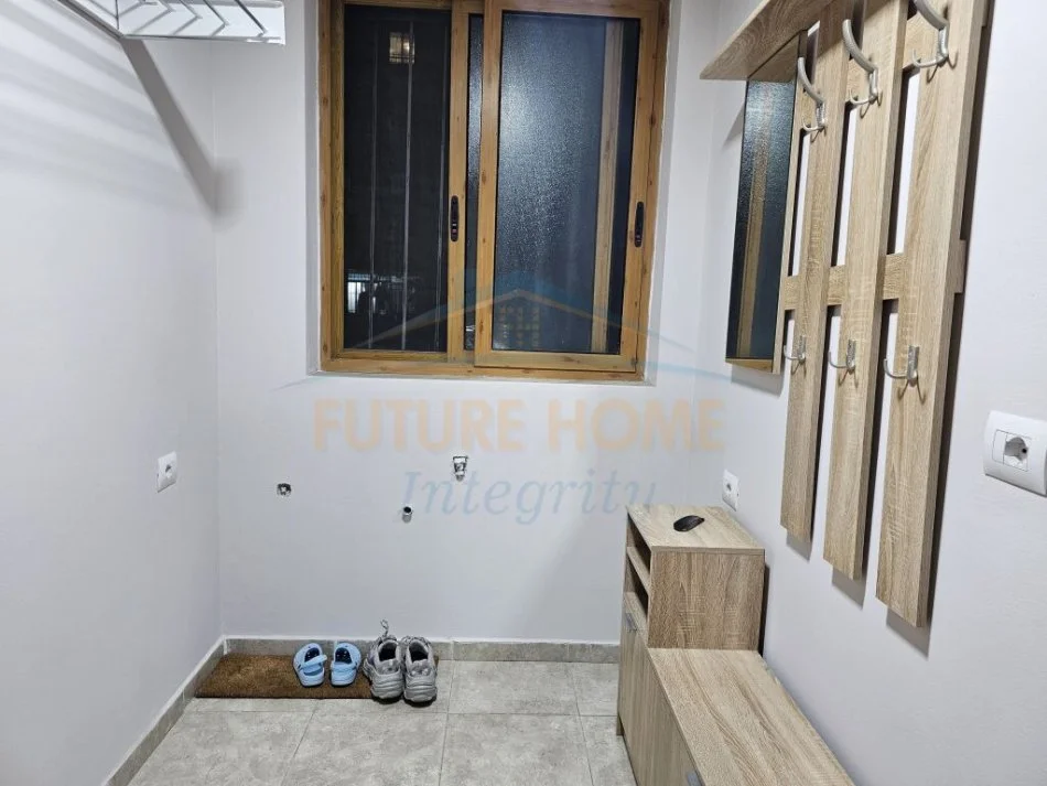 Tirane, jepet me qera apartament 1+1 Kati 1, 70 m² 500 € (STADIUMI DINAMO TIRANE)