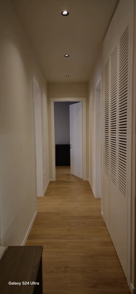 Tirane, jepet me qera apartament 2+1+Aneks+Ballkon Kati 7, 125 m² 1.200 € (Kompleksi Delijorgji)