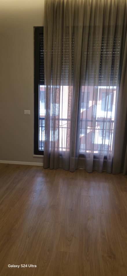 Tirane, jepet me qera apartament 2+1+Aneks+Ballkon Kati 7, 125 m² 1.200 € (Kompleksi Delijorgji)