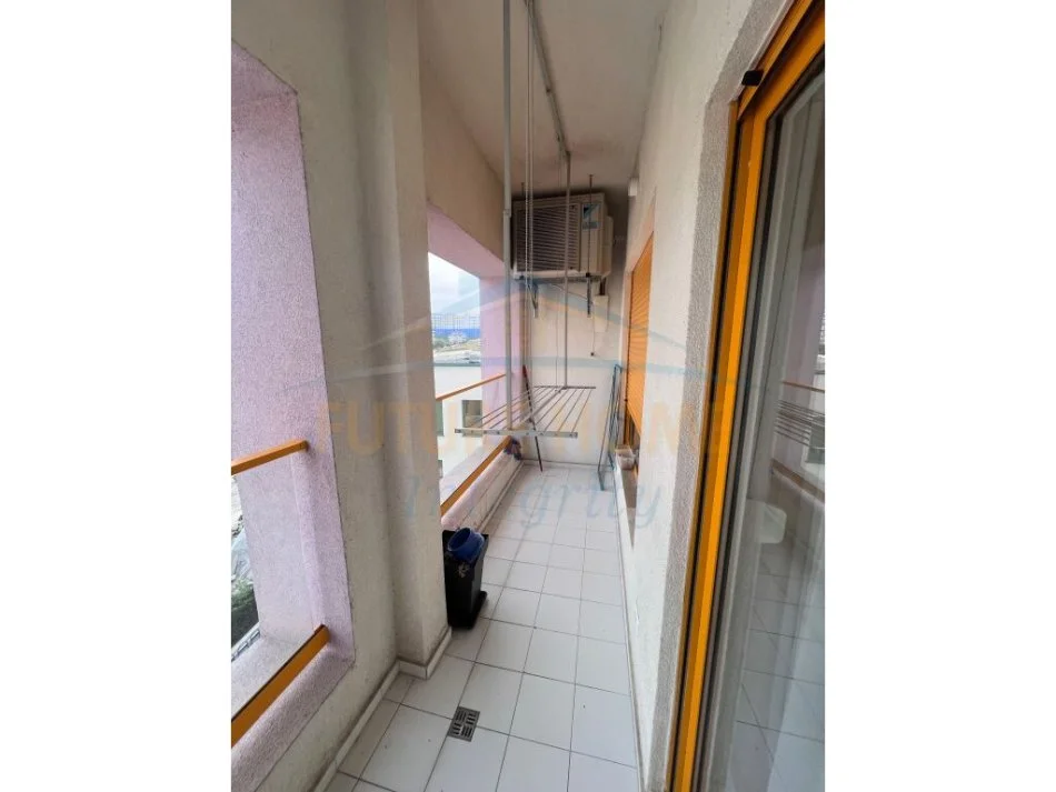 Tirane, jepet me qera apartament 2+1 Kati 6, 500 € (ALI DEM)