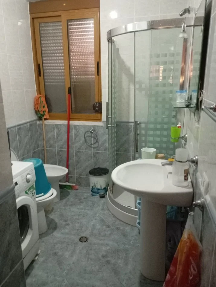 Durres, shitet apartament 2+1+Aneks+Ballkon Kati 1, 90 m² 145.000 € (Golem)