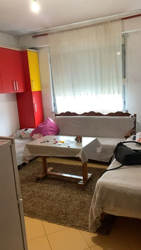 Tirane, jepet me qera garsonier 1+1 Kati 8, 40 m² 200 € (yzberisht/tirane)