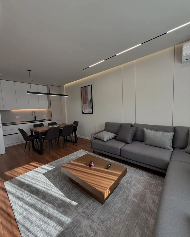 Tirane, jepet me qera apartament 2+1+Ballkon Kati 4, 100 m² 950 € (PORCELAN)