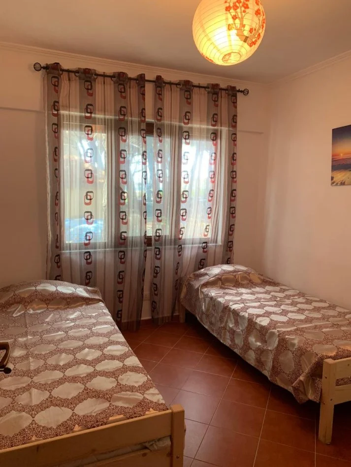 Golem, jepet me qera apartament 2+1+Ballkon Kati 1, 70 m² 350 € (Pishat e Buta)