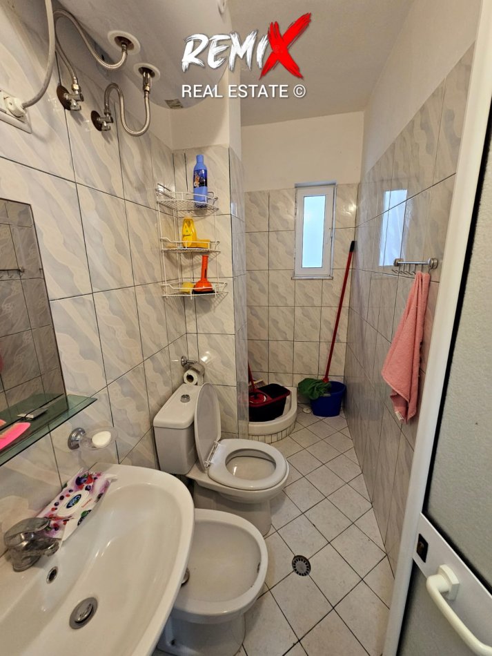 Shkembi Kavajes, shitet apartament 2+1+Aneks+Ballkon Kati 4, 77 m² 90.000 € 