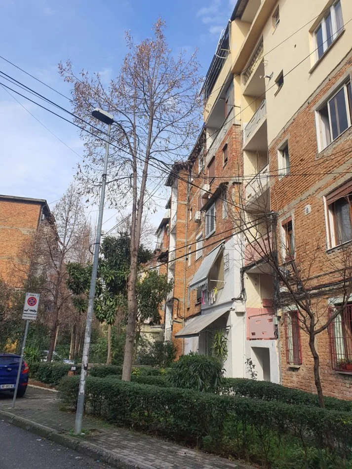 Tirane, jepet me qera apartament 2+1+Aneks+Ballkon Kati 3, 85 m² 700 € (21 Dhjetori ( Tek Neranxi ne fillim te Myslym Shyrit))