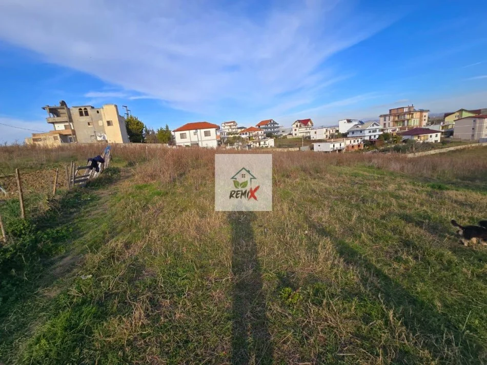 Durres, shitet toke , 4.700 m² 300.000 € 