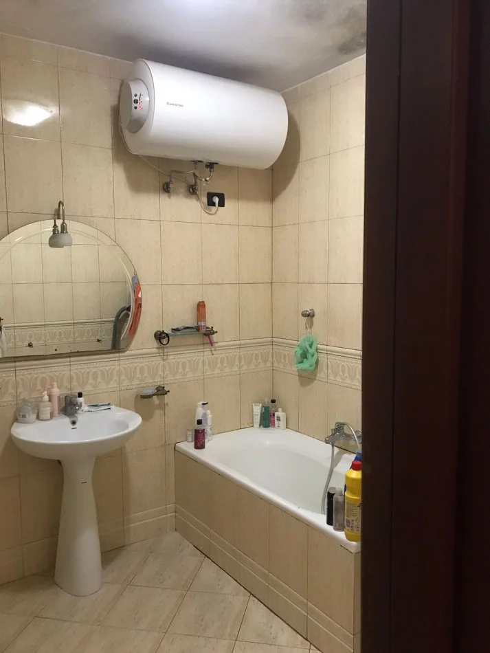 Tirane, jepet me qera apartament 3+1+Aneks+Ballkon Kati 5, 150 m² 650 € (KRISTAL CENTER)