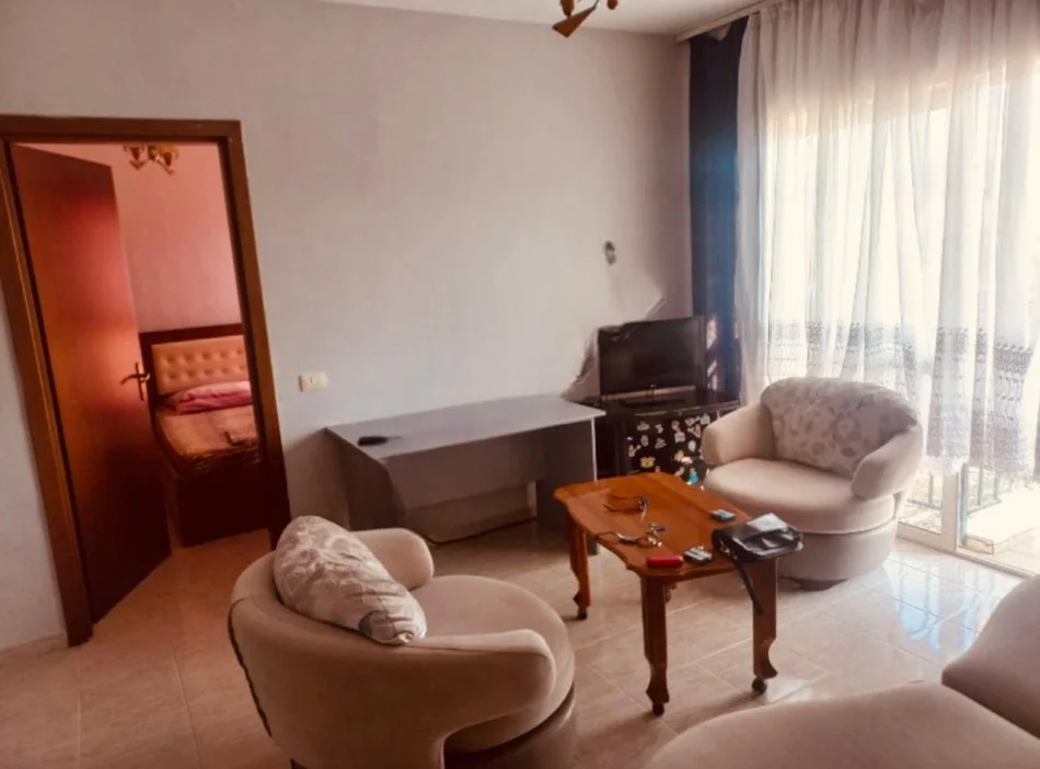 Tirane, jepet me qera apartament 1+1 Kati 7, 54 m² 350 € 