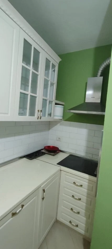 Tirane, jepet me qera apartament 2+1 Kati 1, 102 m² 350 € 