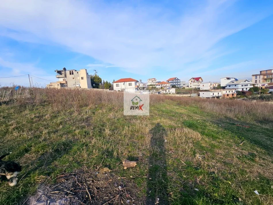 Durres, shitet toke , 4.700 m² 300.000 € 