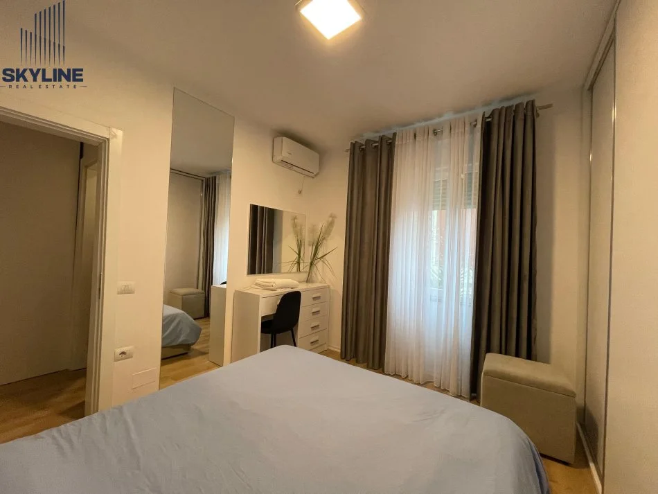 Tirane, jepet me qera apartament 1+1 , 60 m² 550 € (5 Maji)