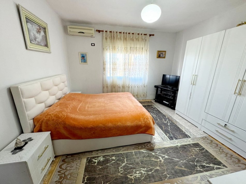 Kavaje, shitet apartament 3+1+Aneks+Ballkon Kati 4, 120 m² 75.000 € (Rruga Qazim Karriqi, Kavajë,)