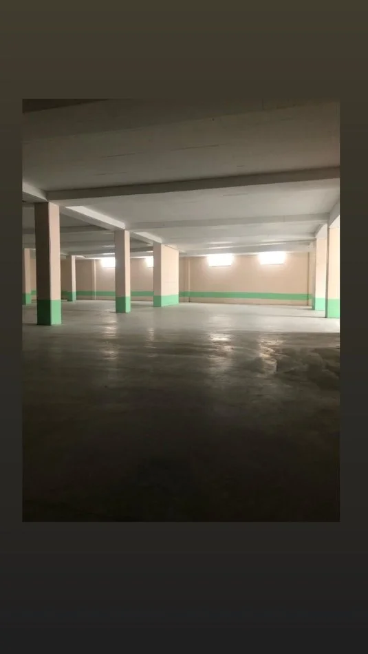 Tirane, jepet me qera ambjent biznesi-Rruge Kryesore, Kati 0, 4.500 € (Kombinat)