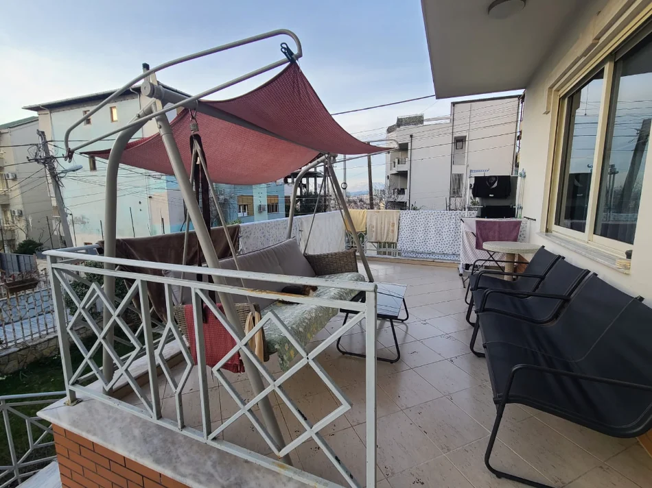 Tirane, shitet Vile 3 Katshe Kati 3, 470 m² 650.000 € (Vilat Amerikane)