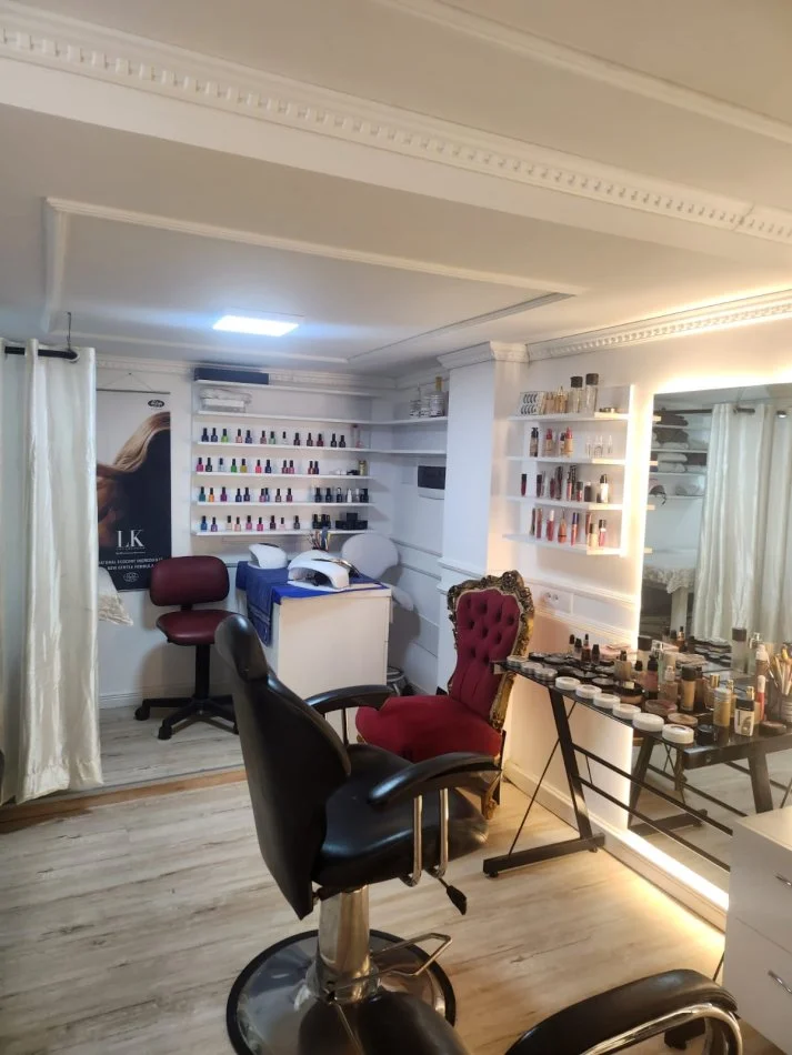 Tirane, jepet me qera ambjent biznesi Kati 1, 50 m² 500 € (Rr.vaso pasha ish blloku)