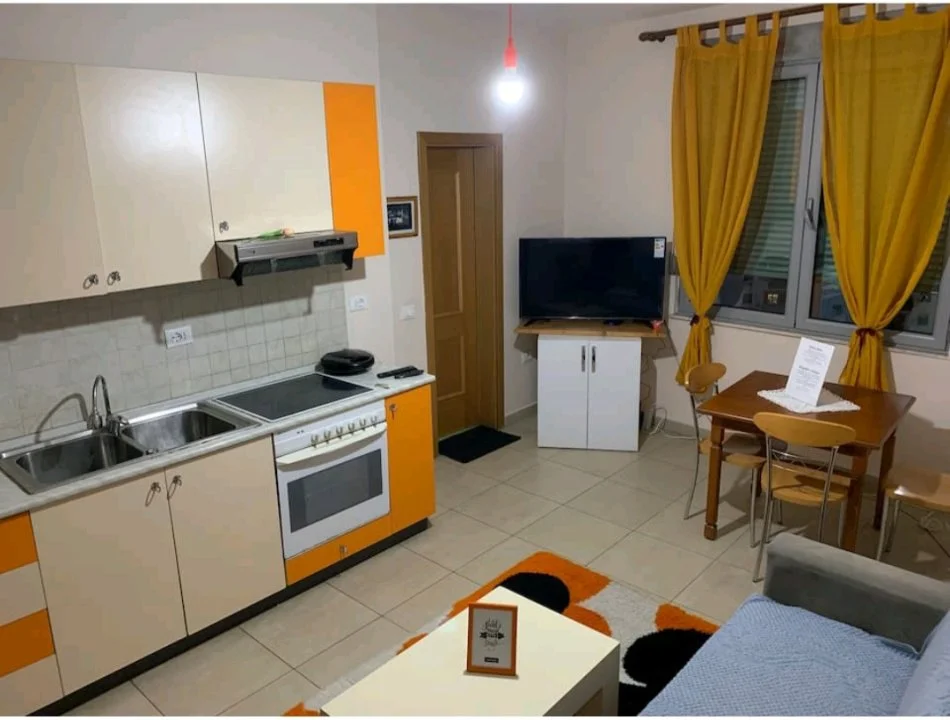 Tirane, jepet me qera apartament 1+1 Kati 5, 50 m² 450 € 