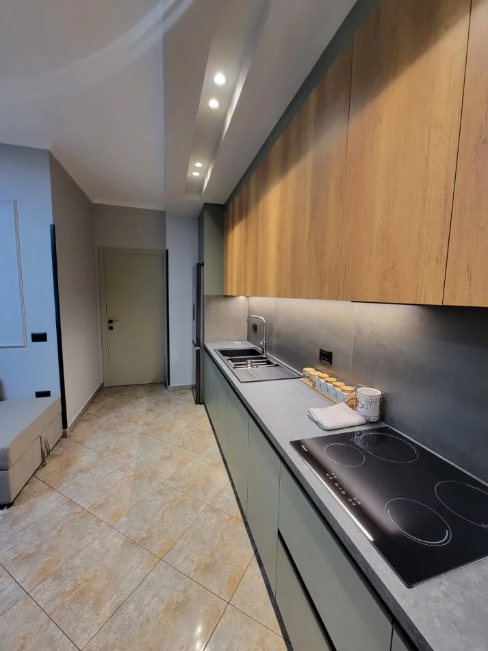 Tirane, jepet me qera apartament 2+1+Ballkon Kati 7, 90 m² 471 € (Rruga e Teleferikut)