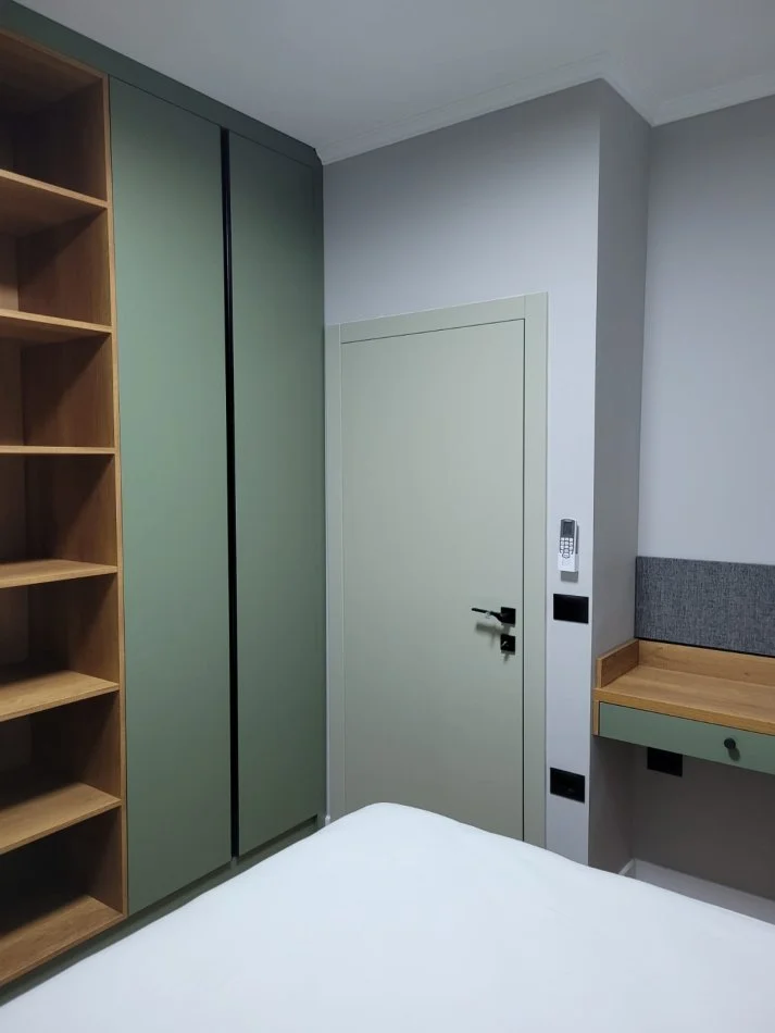 Tirane, jepet me qera apartament 2+1+Ballkon Kati 7, 90 m² 471 € (Rruga e Teleferikut)