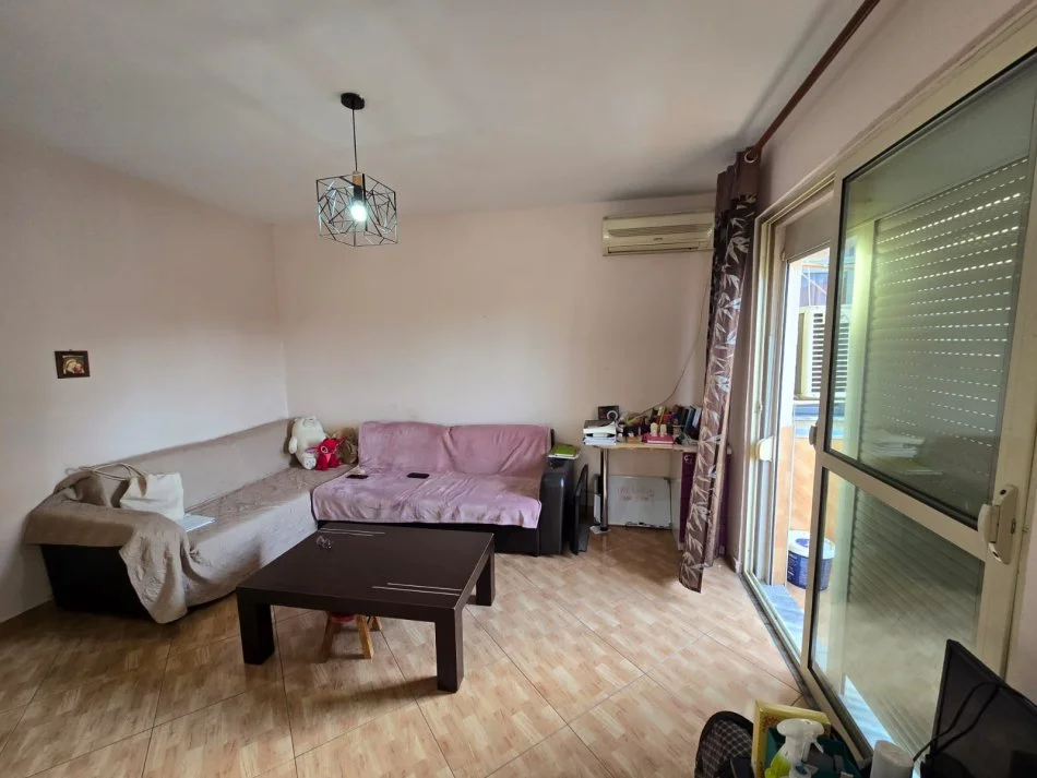 Tirane, shitet apartament 1+1+Ballkon Kati 4, 59 m² 75.000 € (laprake)