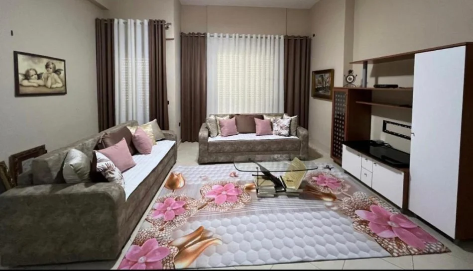 Vlore, shitet apartament 1+1+Ballkon , 80 m² (Skele)