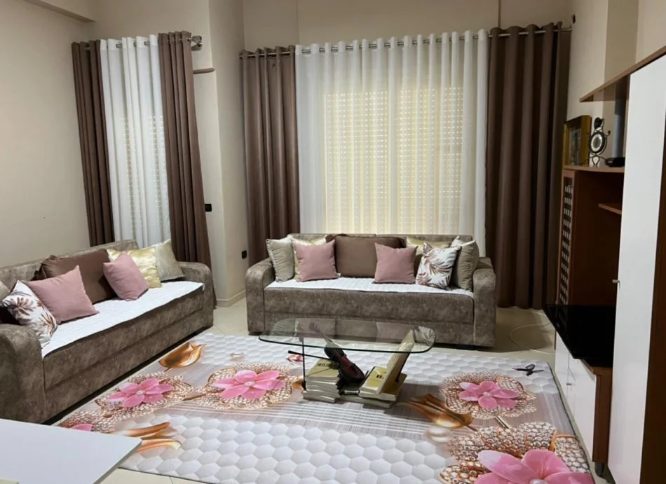 Vlore, shitet apartament 1+1+Ballkon , 80 m² (Skele)