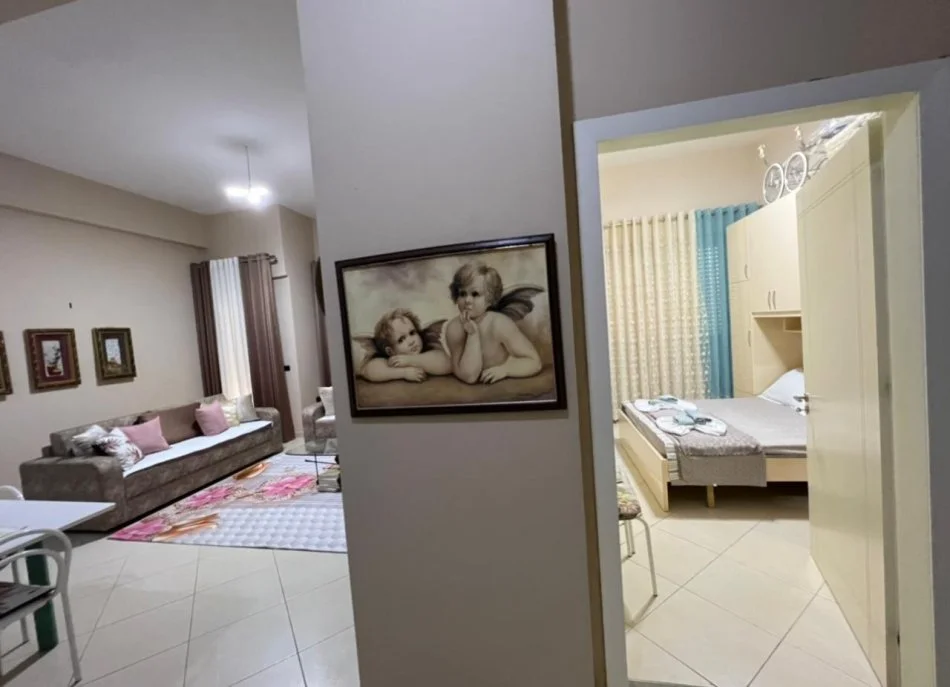 Vlore, shitet apartament 1+1+Ballkon , 80 m² (Skele)