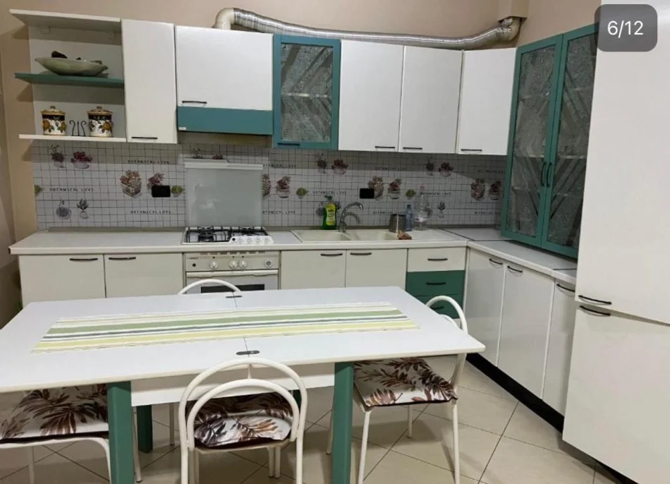 Vlore, shitet apartament 1+1+Ballkon , 80 m² (Skele)