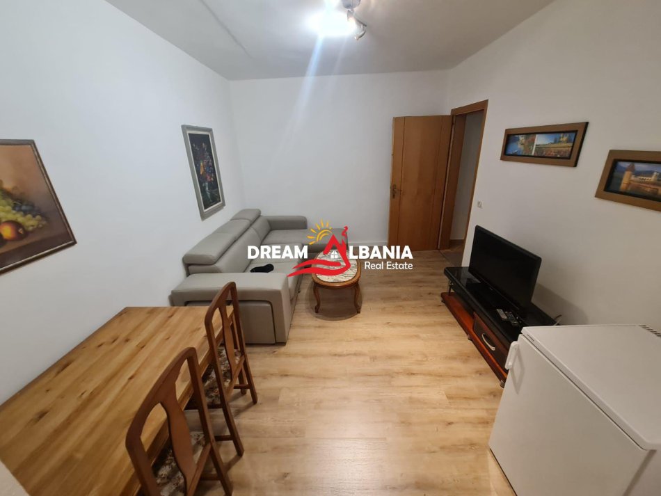 Tirane, jepet me qera apartament 1+1 Kati 3, 62 m² 520 € (Myslym Shyri)