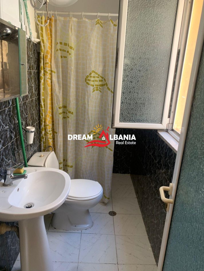 Tirane, jepet me qera apartament 1+1 Kati 3, 62 m² 520 € (Myslym Shyri)