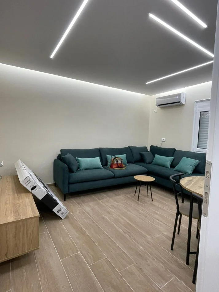 Tirane, jap me qera apartament 2+1+Ballkon Kati 4, 70 m² 550 € (ALI DEMI)