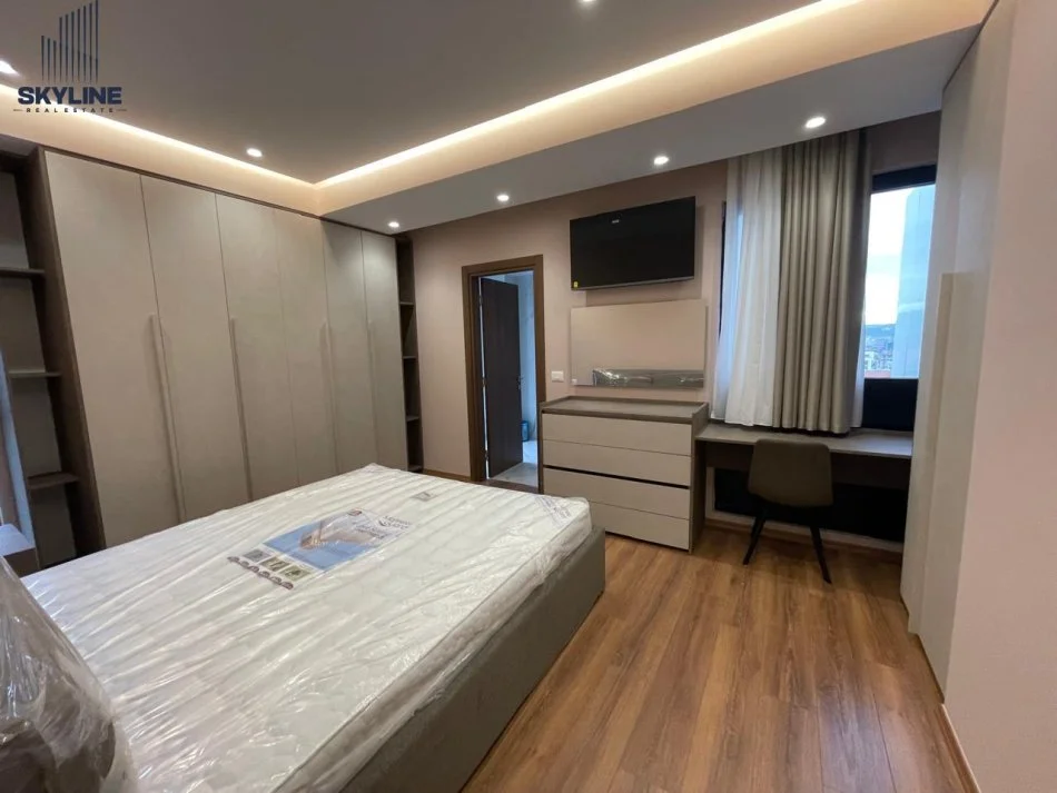 Tirane, jepet me qera 2+1 Kati 9, 113 m² 750 € (Farmacia 10)