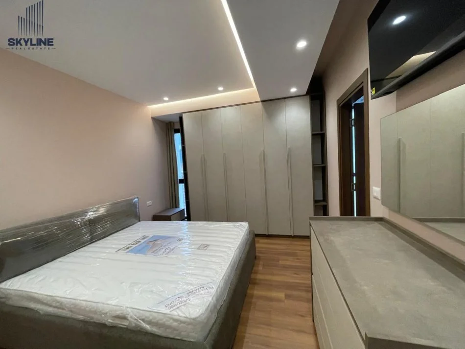 Tirane, jepet me qera 2+1 Kati 9, 113 m² 750 € (Farmacia 10)