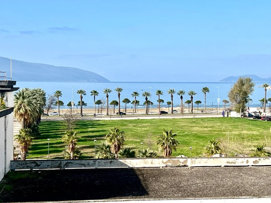 Vlore, shitet apartament 1+1+Ballkon Kati 3, 67 m² (Lungomare)