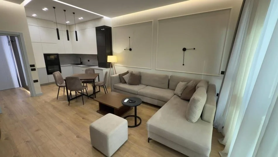 Tirane, jap me qera apartament 1+1, 75 m² 800€ (SQUARE 21)