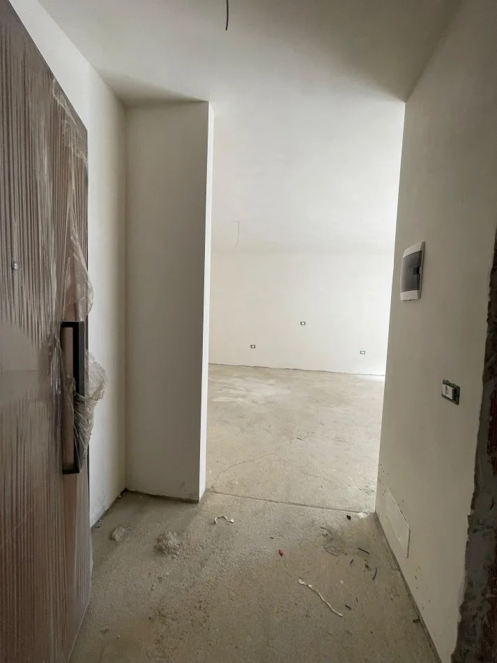 Tirane, shitet apartament 2+1+Ballkon Kati 5, 115 m² 175.000 € (Don Bosko)