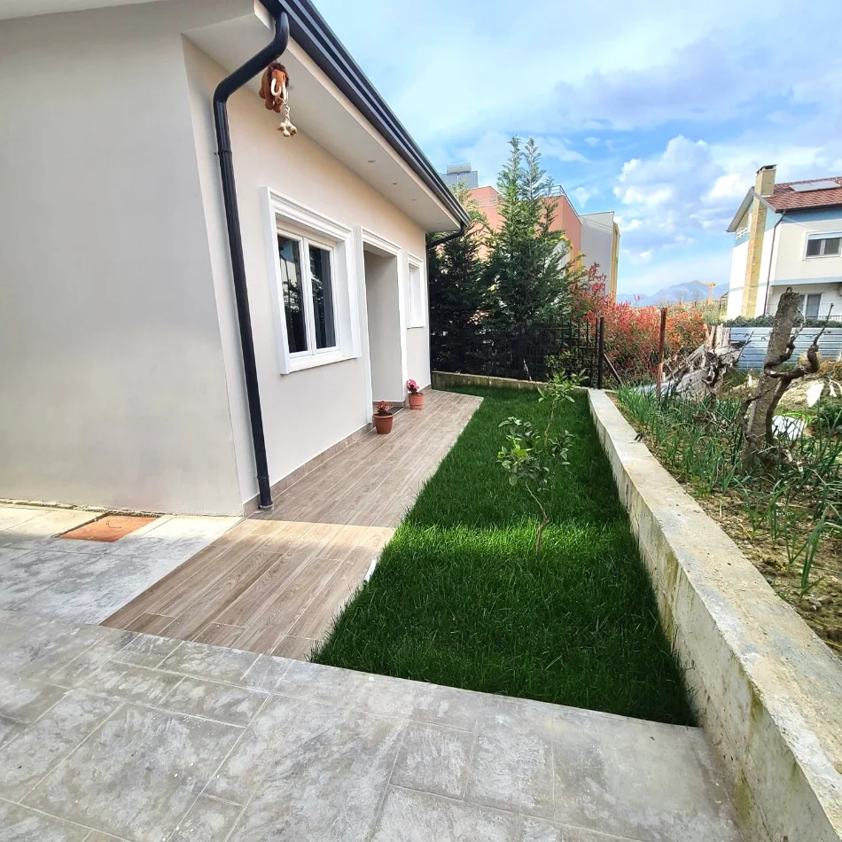 Tirane, jepet me qera shtepi 2+1 Kati 1, 100 m² 600 € (Rruga e Vilave)