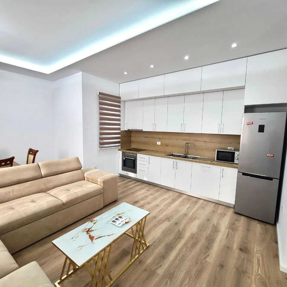 Tirane, jepet me qera shtepi 2+1 Kati 1, 100 m² 600 € (Rruga e Vilave)