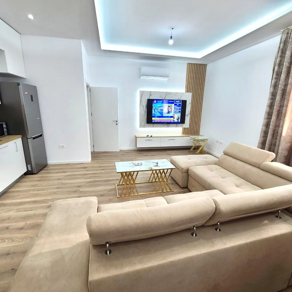 Tirane, jepet me qera shtepi 2+1 Kati 1, 100 m² 600 € (Rruga e Vilave)