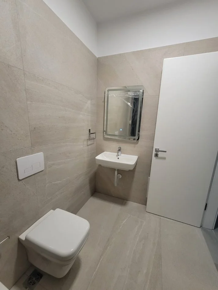 Tirane, jepet me qera apartament 2+1 Kati 5, 96 m² 800 € (Karl Gega)