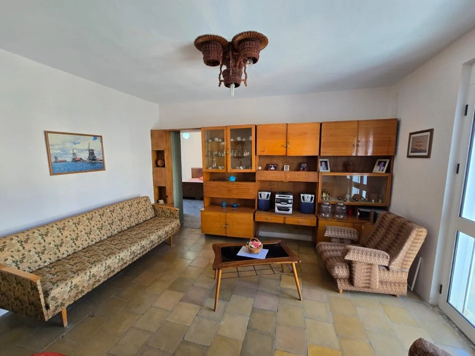 Tirane, shitet apartament 2+1+Ballkon Kati 4, 77 m² 120.000 € (ali demi)